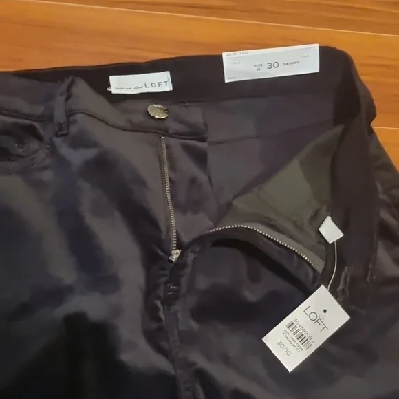 LOFT High Rise Skinny Velvet Pant Black Size 10/30R - Picture 8 of 15